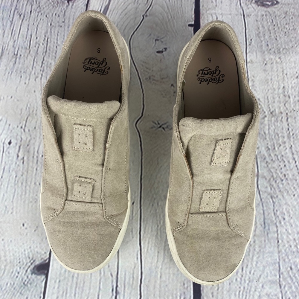 Faded glory tan slip on sneakers size 8 - Picture 6 of 7